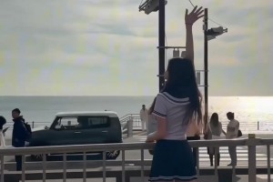 看过灌篮高手的都懂！在镰仓海边有还多妹纸都很喜欢来这拍摄😍